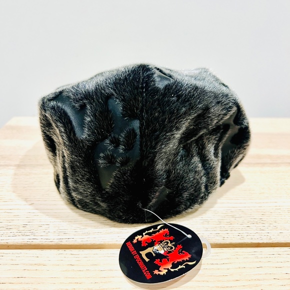 Faux Fur flat cap Hat cow pattern Warm Ski Snow dad golf furry warm Cap NEW S/M - Picture 6 of 11